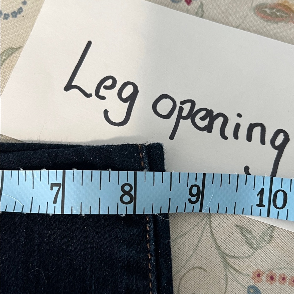 EUC Bandolino Mandie jeans, dark wash, straight leg, stretchy comfort, size 16 - Picture 14 of 14